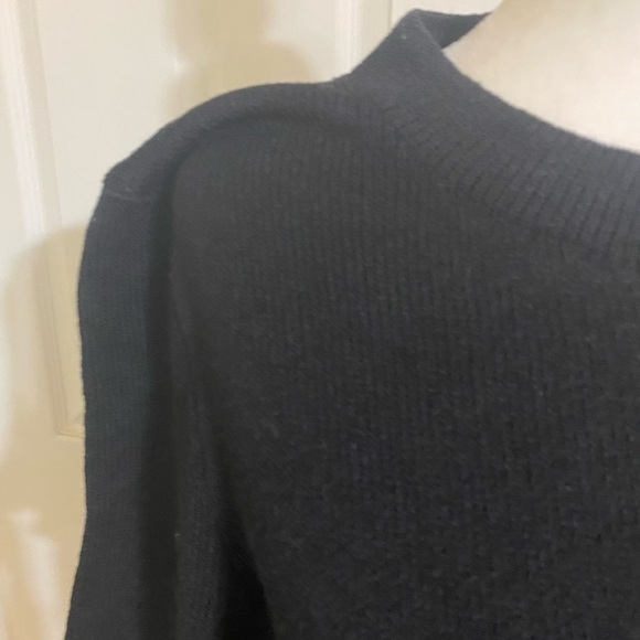 St John Sportswear Santana knit back zip sweater - Picture 3 of 4